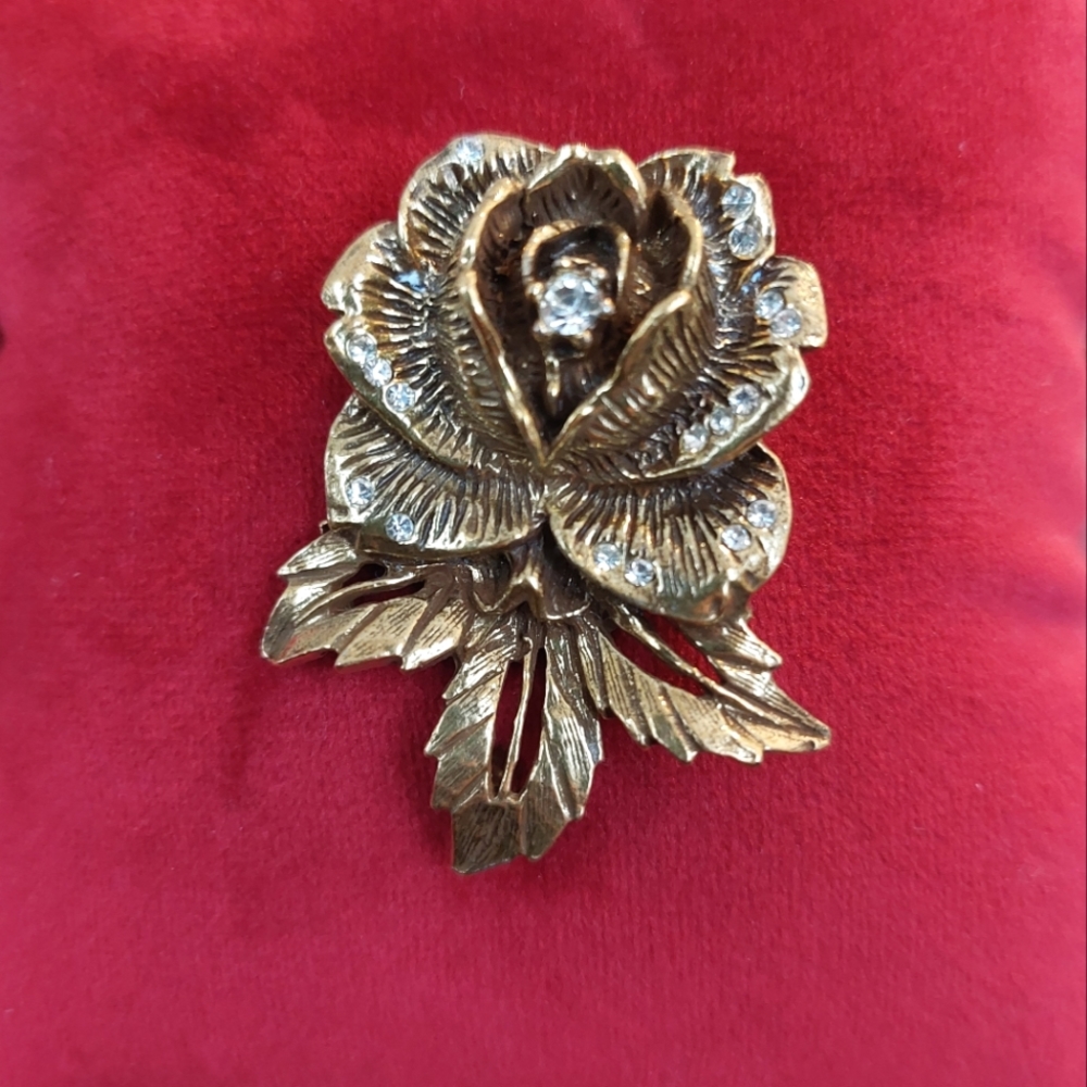 Vintage Goldette rose brooch